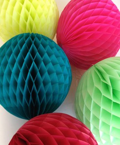 Viele bunte honeycombs bringen Frische in Haus&Garten!