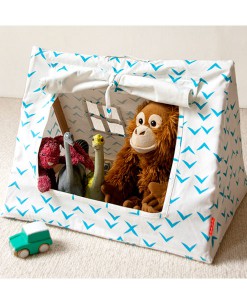 Blaues Mini Zelt mit Schwalben von DEUZ auf www.mina-lola.com