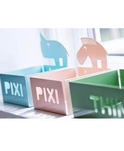 Pixibuch Regal ZEBEE auf www.mina-lola.com von done by deer