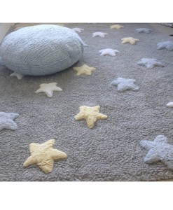 Waschbarer Teppich mit Sternen auf www.mina-lola.com von Lorena Canals