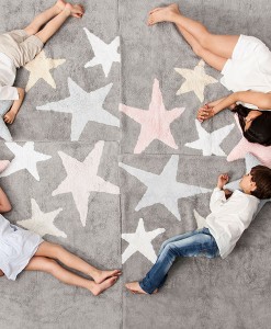 Teppich mit 3 Sternen pink auf mina-lola.com von Lorena Canals