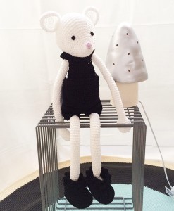 MR. WHITE auf www.mina-lola.com von leggybuddy