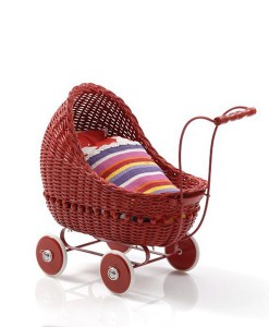 Puppenwagen in rot auf www.mina-lola.com von smallstuff