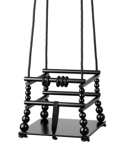 Kleinkind Schaukel aus Holz auf www.mina-lola.com von done by deer