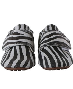 Hausschuhe im Zebralook auf mina-lola.com von Pom Pom