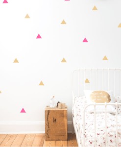 Wandsticker Dreiecke pink&gold auf mina-lola.com von Eulenschnitt
