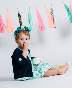 Bodykleid mit Strickjacke auf mina-lola.com von Suestar