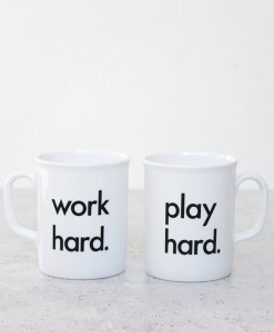 Becher Work hard-Play hard auf mina-lola.com von Nor-Folk