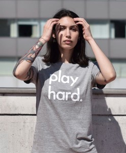 Play hard Shirt Adults auf mina-lola.com von Nor-Folk