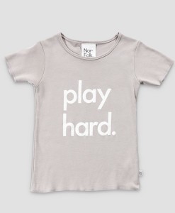 Play hard Shirt kids auf mina-lola.com von Nor-Folk