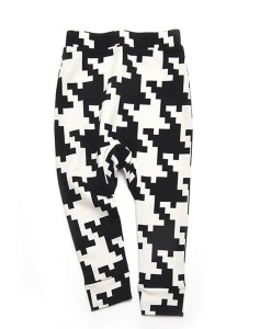 SPACE INVADERS Sweatpants auf mina-lola.com von Little Man Happy
