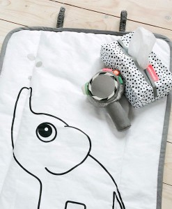 Wickelunterlage Elphee grau auf mina-lola.com von done by deer