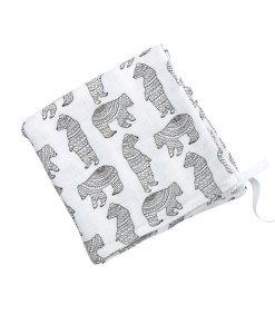 Swaddle Bear black&white auf mina-lola.com von moumout