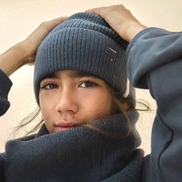 Beanie KNITTED Blaugrau Gray Label auf www.mina-lola.com