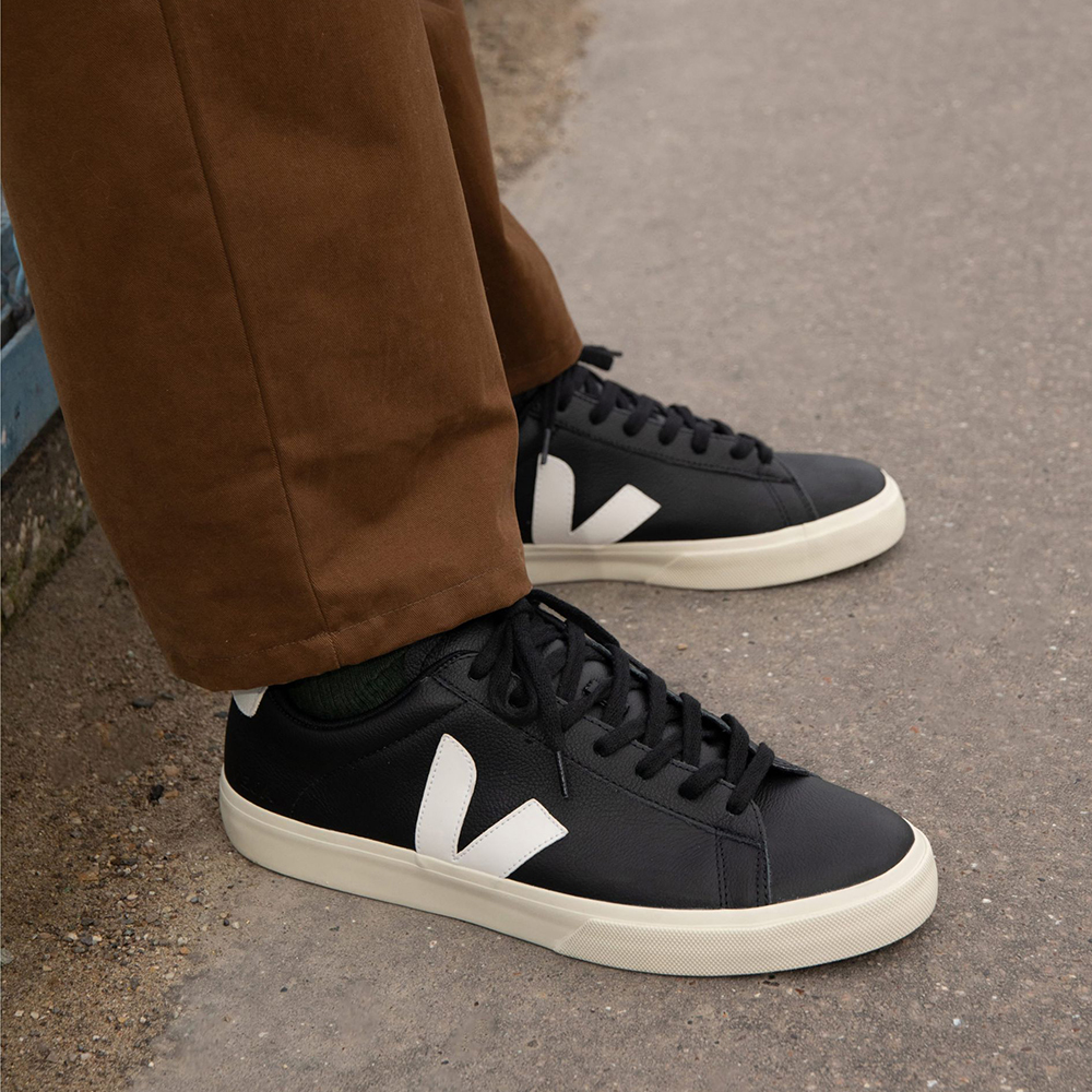 Sneaker CAMPO Chromfreies Leder Black White Veja auf www.mina-lola.com