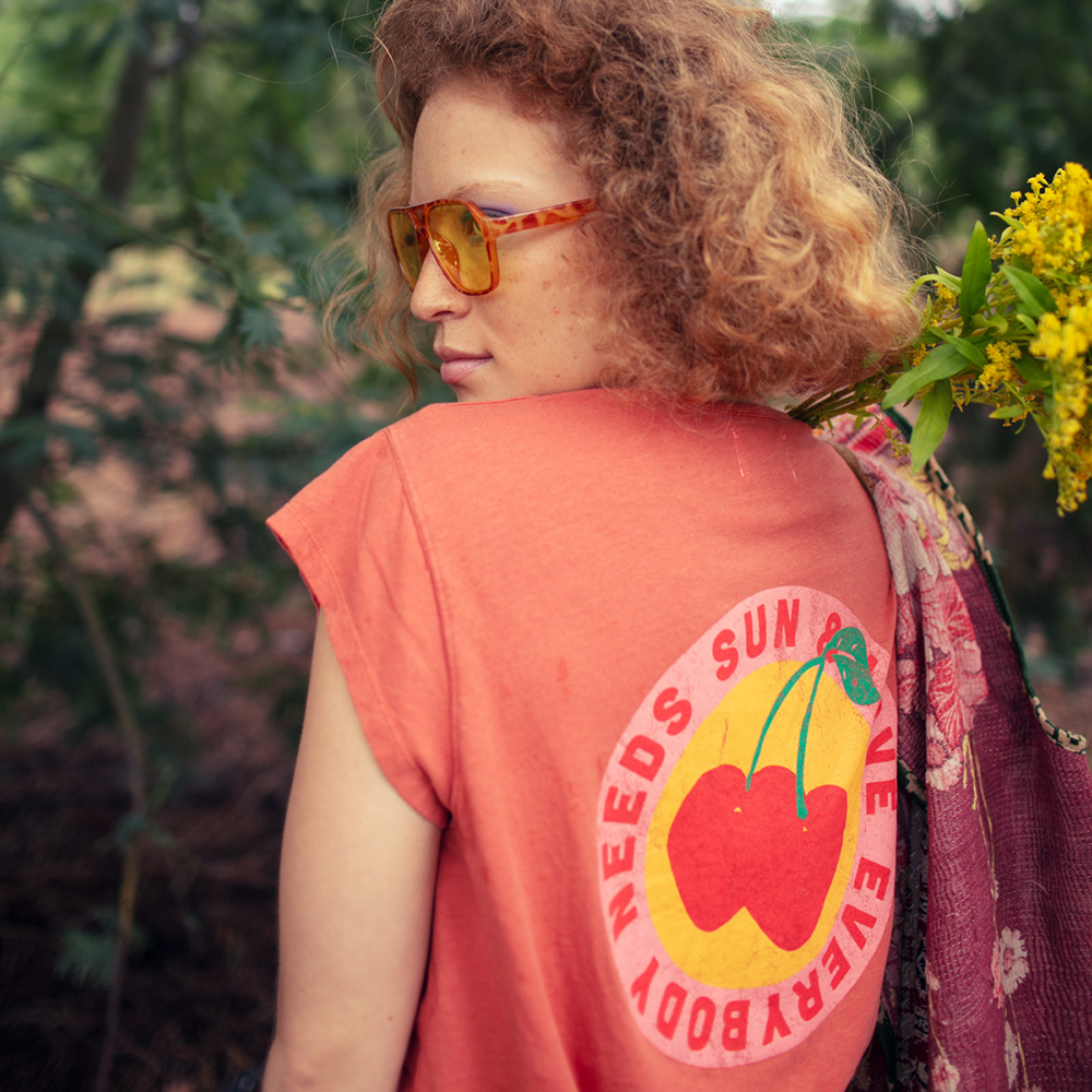 Dame mit T-Shirt Kurzarm in Dunkelrosa von Sisters Department